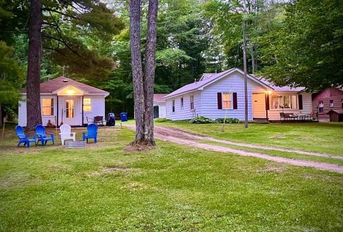 Kalkaska House | New! Forrest's Cabin And Vivian's Cabin