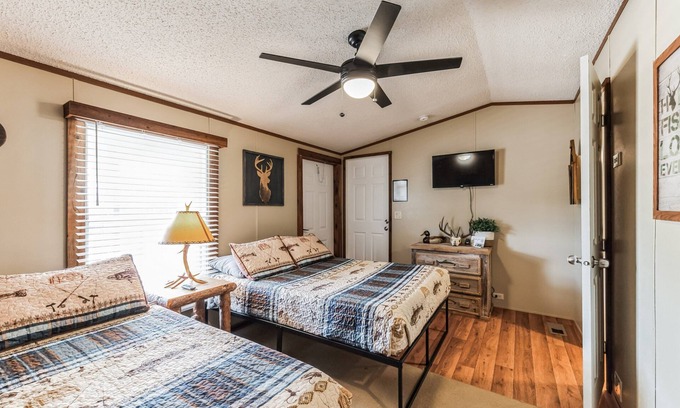 Kingston Apartment | NEW! Gone Fishin'(Suite 4) by The Lodges at Fossil Creek