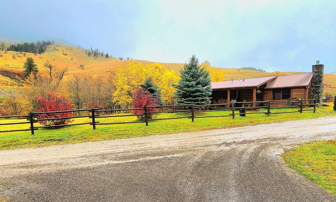 Bozeman Cabin | NEW Guest Ranch Bozeman MT Cabin Lodge on Bridger Creek with mountains & trails
