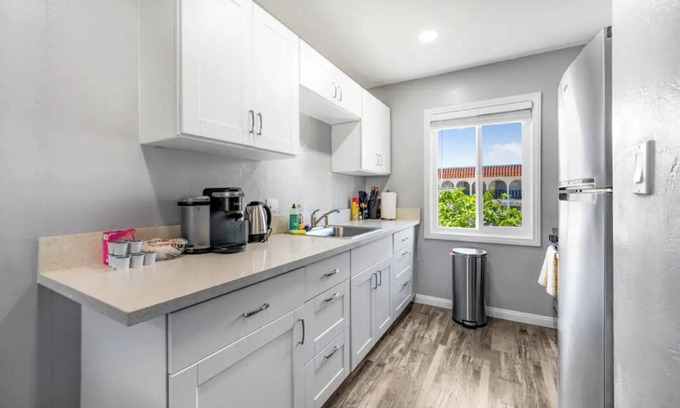 Hillcrest Apartment | New Hillcrest Remodel Double Apartments w/Parking