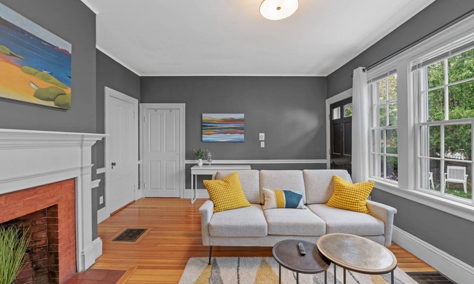 Salem Apartment | NEW Historic 1803 Salem 1BR l Walk to Haunted Happenings l SMALL DOG friendly