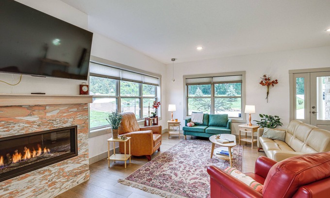 Pine Island House | New Home in Pine Island w/Yard!