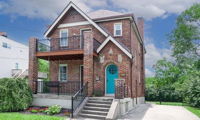 Walnut Hills House | New Home Listing, Very Experienced Host
