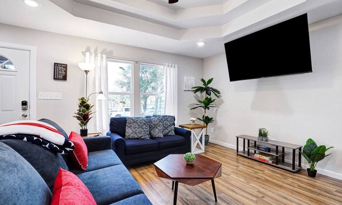 West San Antonio House | New home near Lackland AFB with enclosed yard, firepit, & W/D - dog-friendly