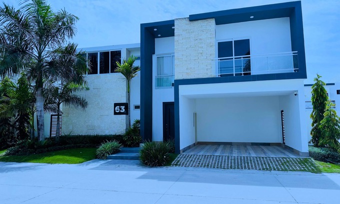 Punta Cana Villa | New Home! nVilla Doña Lidia: 5BR, Pool, BBQ & Gated community.