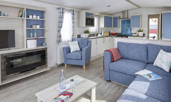 New Forest District House | New in 2020 - 12ft wide caravan with one double, two twin.