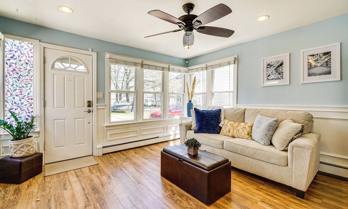 Keansburg Cottage | New Jersey Abode - Near Theme Parks, Walk to Beach