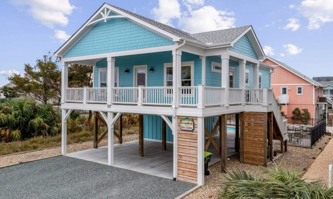 Holden Beach House | New kid friendly cottage w/pool & PrivateWalk