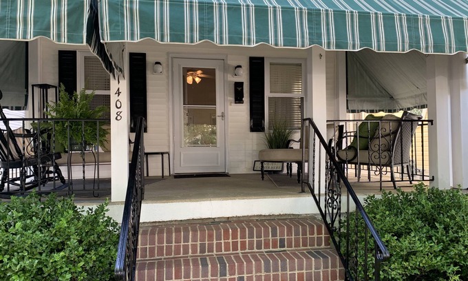 North End House | !NEW KITCHEN! Single Family Home 1 Block From Beach & Boardwalk! With Parking!