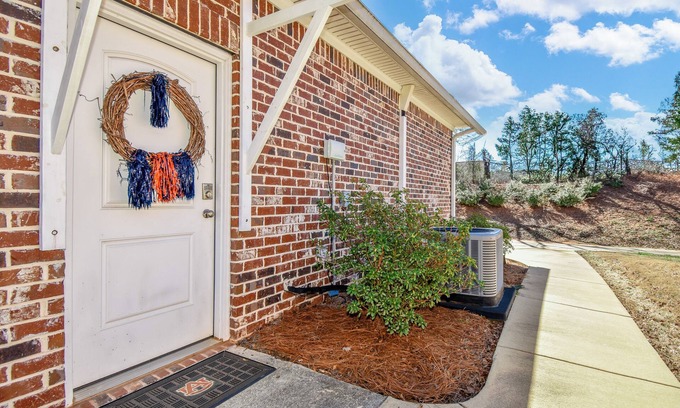 Auburn - Opelika Apartment | New! KJR Studio in Auburn, apartment that sleeps 4 close to Tiger Transit!