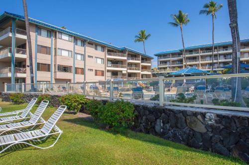 Historic Kailua Village House | New! Kona Reef Resort Oceanfront 2 Bdrm, 2 Bath D-11 Right on the Ocean! Casago Kona