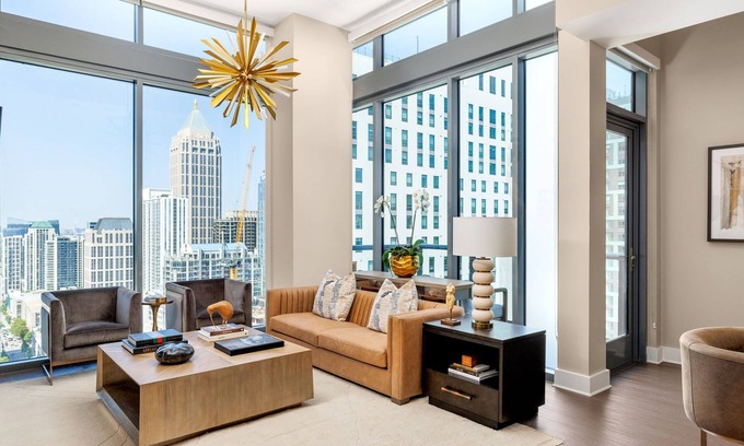 Midtown Apartment | *NEW* La vita è bella Penthouse by ALR
