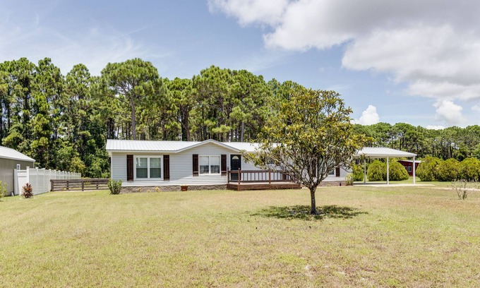 Magnolia Bluffs House | New Listing! Back of the Bay Getaway
