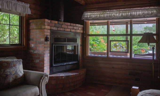 Sedona Cabin | NEW LISTING! Canyon Wren Honeysuckle by RedAwning