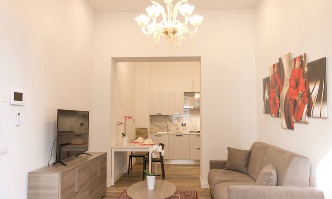 Santa Maria Novella Apartment | NEW Listing, Casanova Lux Ground Floor Apt