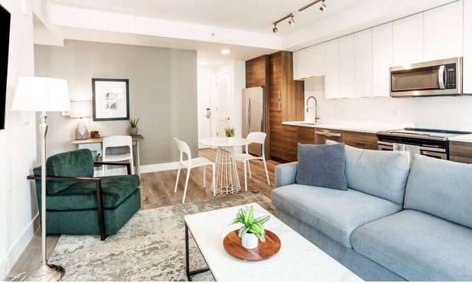 Riverwalk Fort Lauderdale Apartment | NEW LISTING! Contemporary 1BR, in unit Washer/Dryer, FREE parking with all amenities! by RedAwning