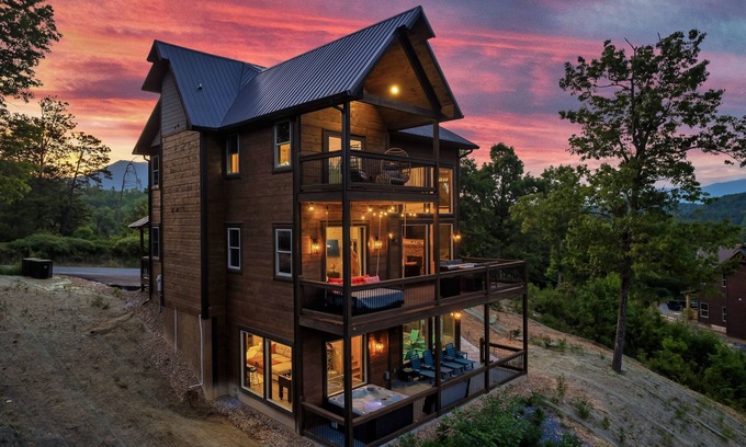 Sevierville Cabin | New Listing, "Explorer's Hideaway",Mtn View, Firepit, Indoor Pool, Hot Tub,Games