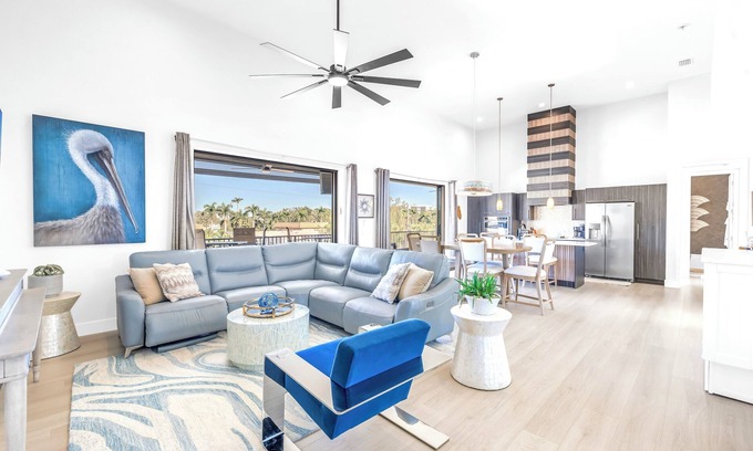 Siesta Key Condo | NEW LISTING! Gertrude's | Penthouse + Pool, 500ft to Private Beach