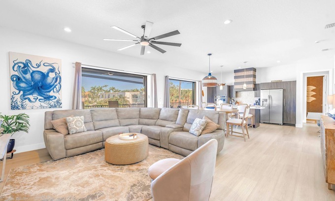 Siesta Key Condo | NEW LISTING! Gertrude's | Resort-like home & pool, 500ft to Beach