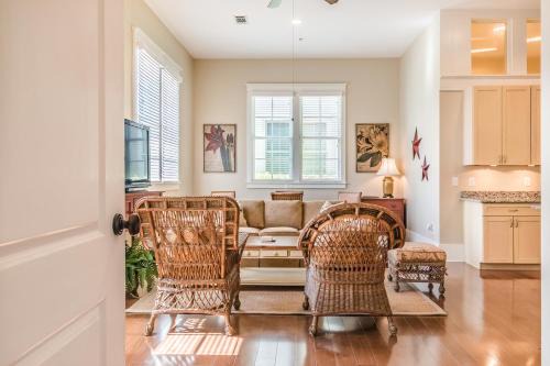Habersham Villa | New Listing! Habersham Flat - Sleeps 4 Walking Distance to Pool and Market St