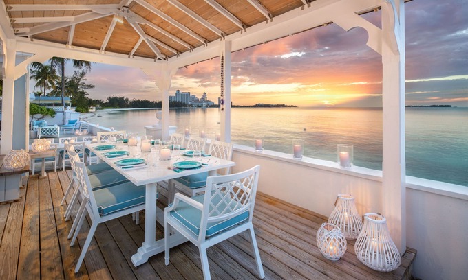 Nassau House | NEW LISTING - HOUSE BY THE BEACH - 6 BDR