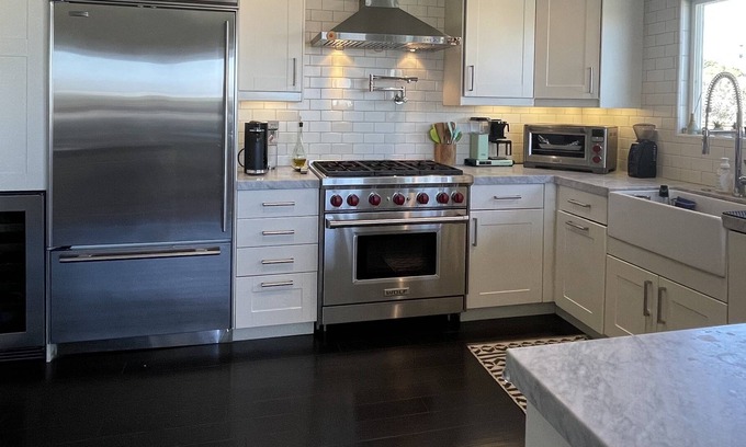 Bay Ho House | New Listing! Immaculate 3 Bedroom Private Home - Bay Views!