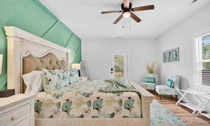 Tranquil Harbour House | New Listing Luxury House 5 Min Walk to Beach