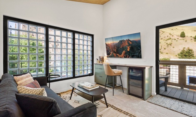Creede Condo | New Listing! Luxury Uptown Studio Loft | Panoramic Views | Downtown Creede
