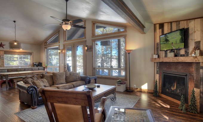 Pagosa Springs House | New Listing! Modern Rustic Mountain Interior- Near Hot Springs and Wolf Creek
