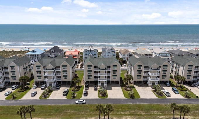 Ocean Isle Beach Condo | NEW LISTING- Never Rented Before!- 200 ft to beach- ocean front pool club