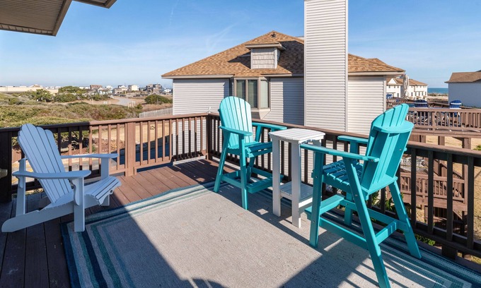 Kitty Hawk House | 🌟New Listing🌟Ocean Views🌊Walk to Beach, Pool, Bikes, Beach Chairs, Dogs ✔️