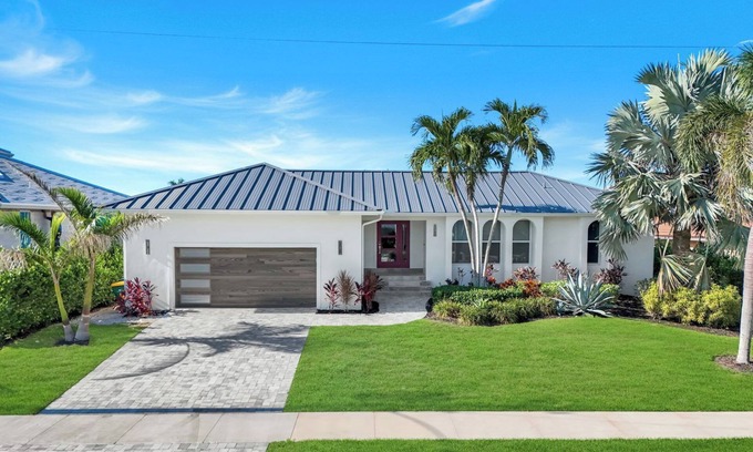 Marco Island House | New Listing! Recently updated waterfront 3-bedroom home with heated pool