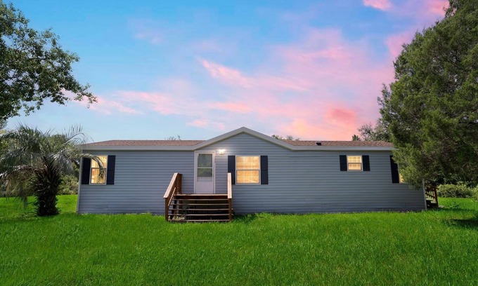 Groveland Cottage | NEW LISTING! Relaxing 4BR Hideaway in Groveland by RedAwning