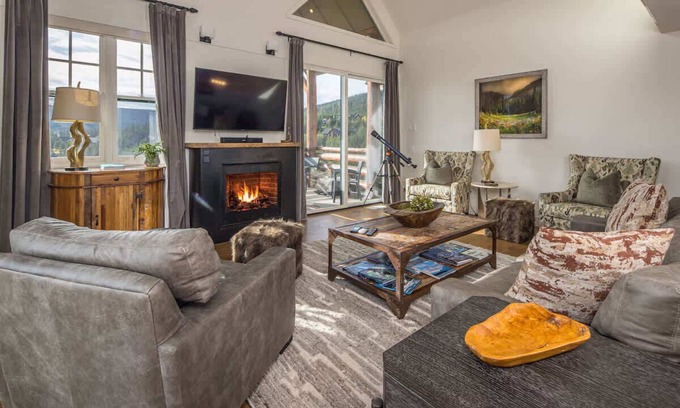 Saddle Ridge Ski Chalet | *New Listing* Ski-In/Ski-Out Chalet w/Private Hot Tub