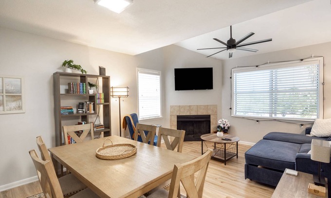 Clear Lake Shores Condo | NEW Listing| Bring Your Boat |Dock w/water & power| 5 min to Kemah Boardwalk |Near NASA |Pool |Games