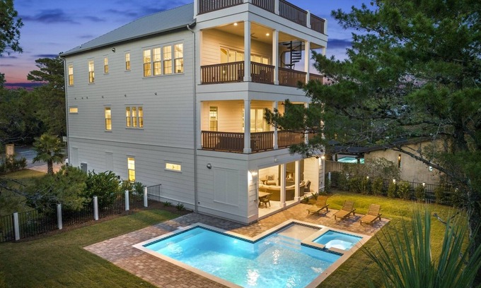 Gulfview Heights House | New, Loaded! 6-Seater LSV, 6 Bikes, Private Pool, Walk to Beach!