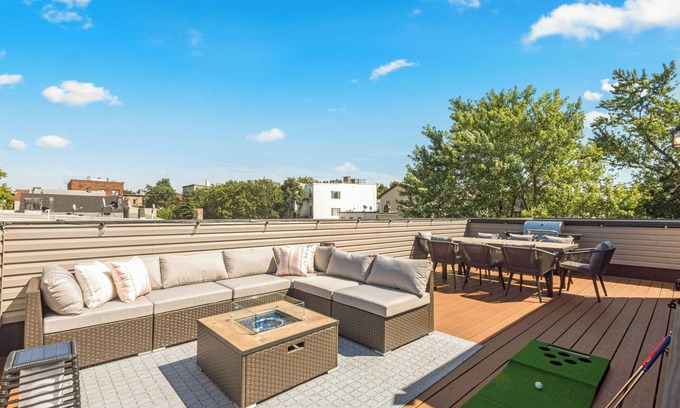 The Heights Condo | New! Lux Home w/Rooftop Oasis I Mins to NYC I Sleeps 9