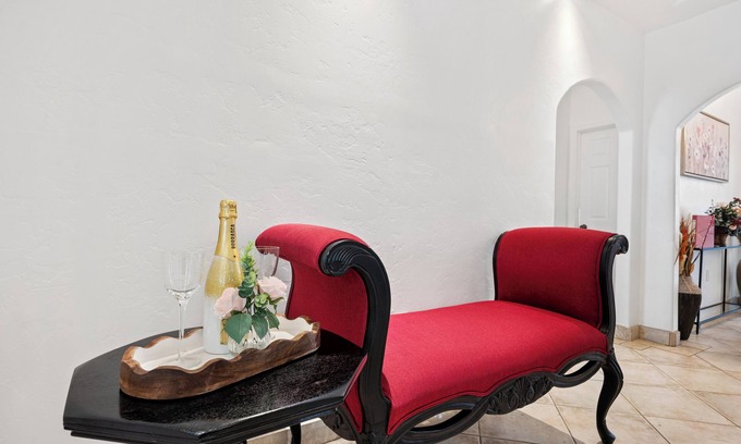Coronado House | New Lux Roses House-Mins to Mayo Clinic & Airport.