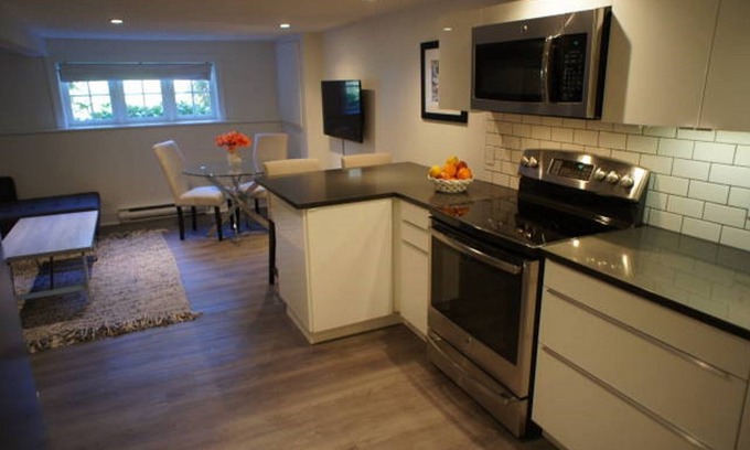 New Westminster Apartment | NEW Luxe Modern Suite in Heritage Home