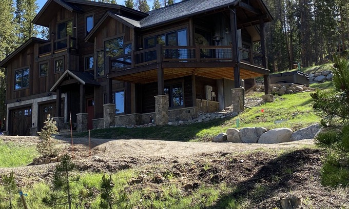 Forest Hills House | NEW luxury 4 Bedroom Home located 1 mile to the Main St.!