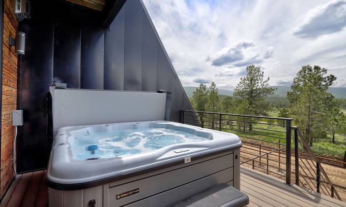 Angel Fire House | New Luxury | Close to Slopes | WiFi | Hot Tub | Valley View Villa 9