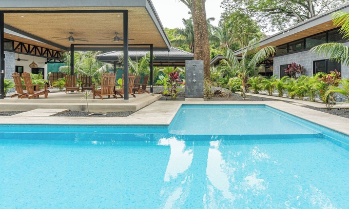 Nosara Villa | New Luxury Villa in central Guiones - walk to the beach, large pool & parking