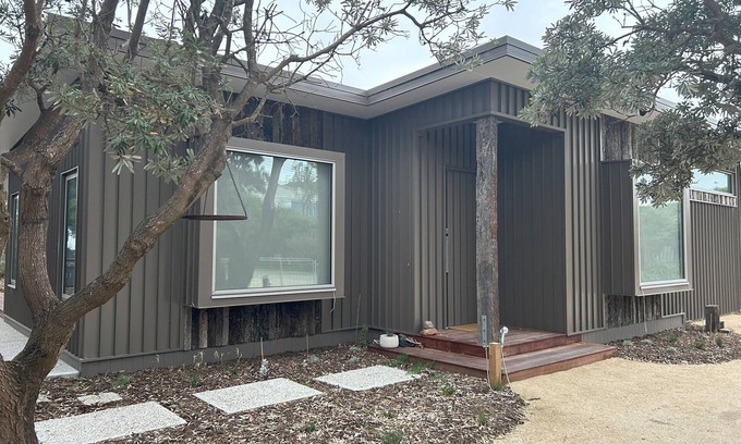Venus Bay House | NEW Luxury Escape at Beach 5 Venus Bay only 20 meters from Beach 5 access road.