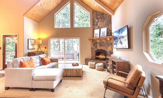 Arnold House | New! Luxury home in Arnold: Views, Hot Tub, + Pets OK