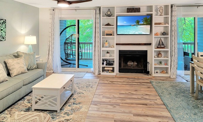 Rehoboth Beach Condo | NEW Luxury Pond View beach condo w/Pool 1 BR 1.5 BA (sleeps 4) - Rehoboth/Dewey