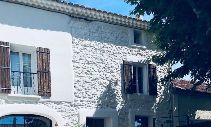 Vedene Villa | NEW MAS 1880 FESTIVAL AVIGNON PROVENCE