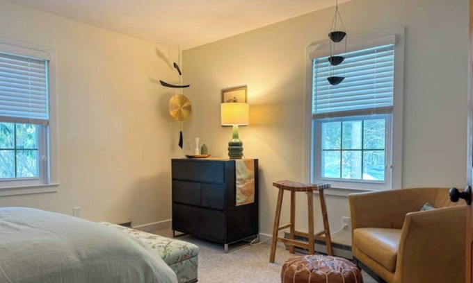 West Lebanon House | NEW - Mins to Loon Mtn - Trailheads - Sauna - Pool