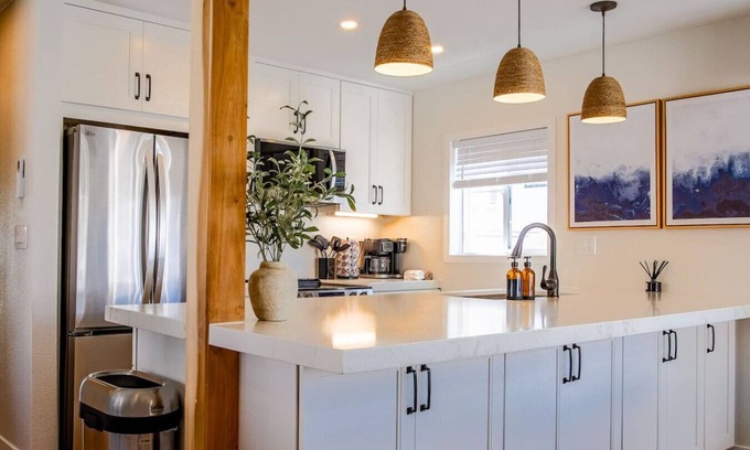 Central Mission Beach House | NEW Mission Beach Casa + Ocean Views + Parking