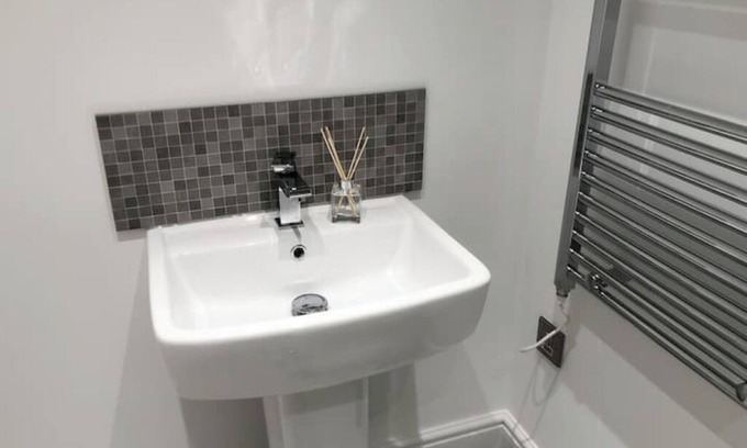 Manchester City Centre Apartment | NEW & MODERN ★ 13min to City Centre ★ FREE Parking