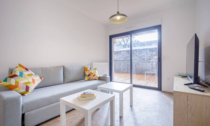 Peyragudes Apartment | New Modern Apartment for 6 Near Shops & SkyVall Lift in Loudenvielle